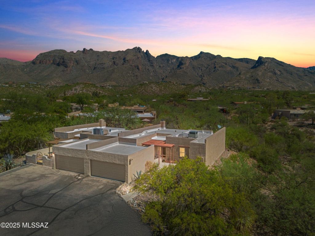 6542 N Foothills Drive Tucson, AZ&nbsp;85718