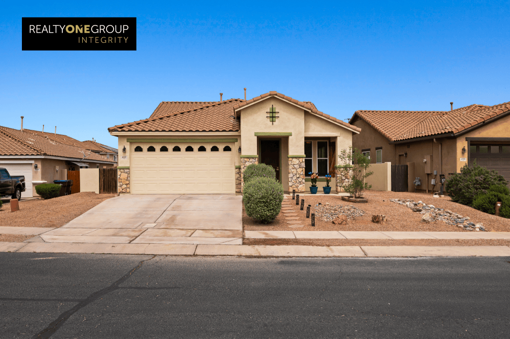 Front exterior of 497 W Vuelta Friso in Sahuarita, Arizona